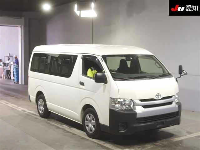 TOYOTA HIACE