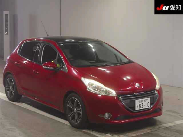 PEUGEOT 208