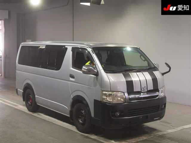 TOYOTA HIACE VAN