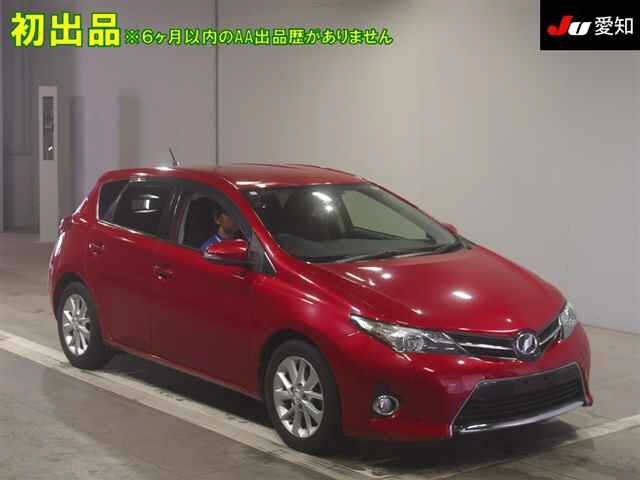TOYOTA AURIS