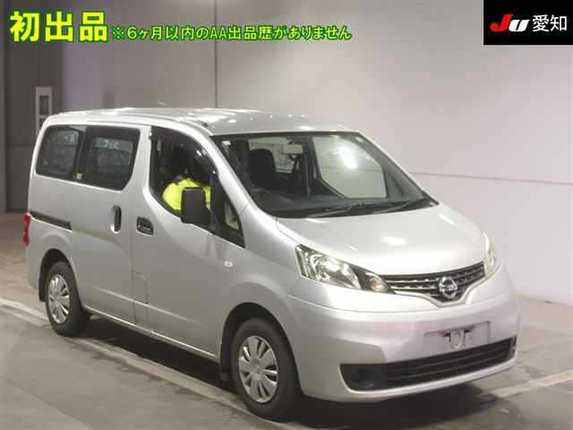 NISSAN NV200