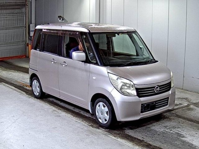 NISSAN ROOX