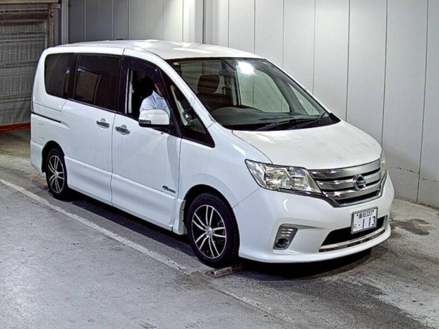 NISSAN SERENA