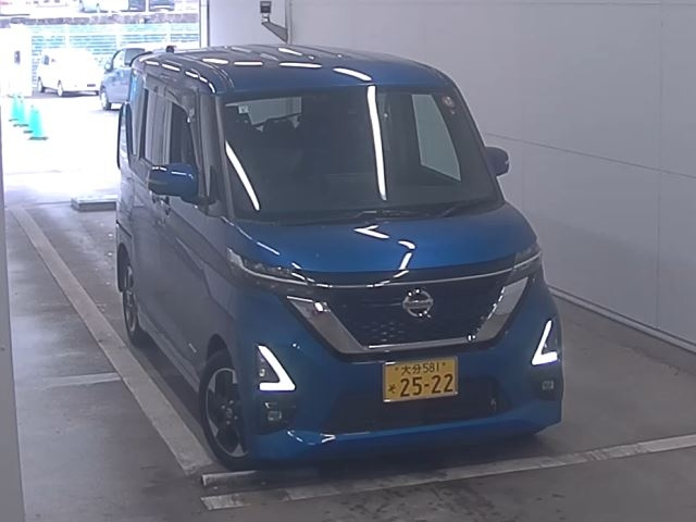 NISSAN ROOX