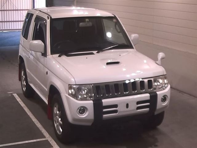 MITSUBISHI PAJERO MINI