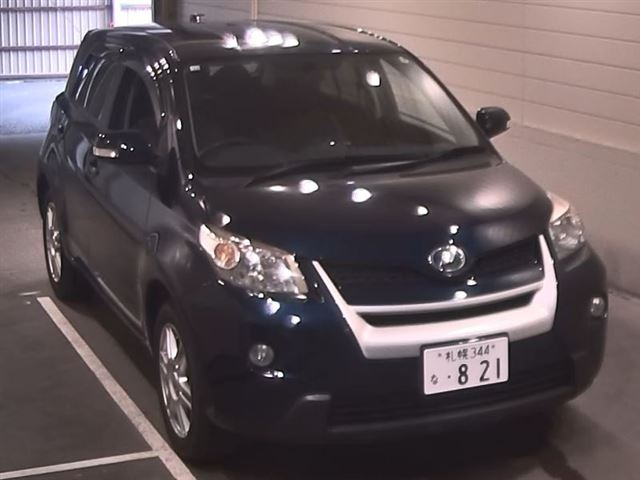 TOYOTA IST