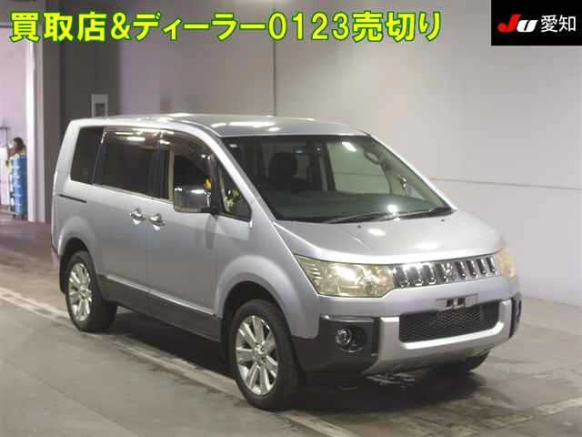 MITSUBISHI DELICA D5