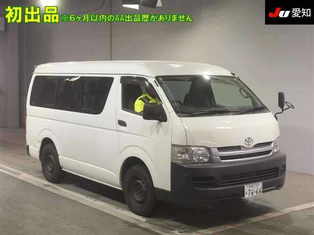 TOYOTA HIACE
