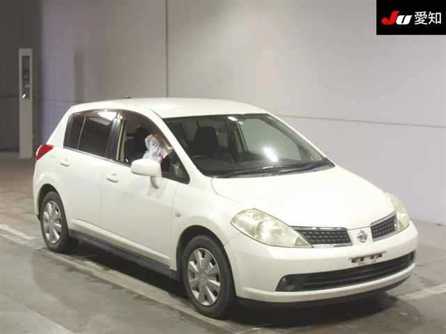 NISSAN TIIDA