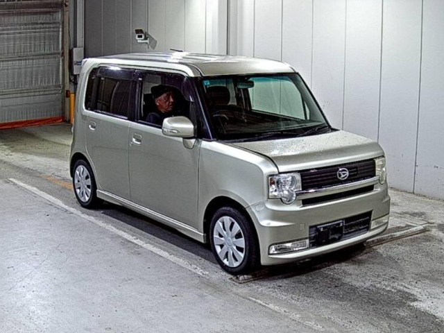 DAIHATSU MOVE CONTE