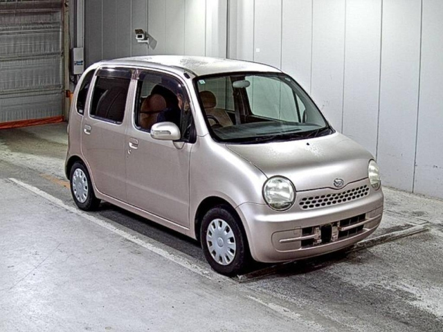 DAIHATSU MOVE LATTE