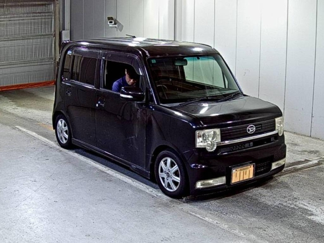 DAIHATSU MOVE CONTE