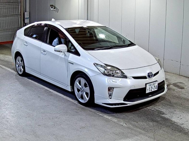 TOYOTA PRIUS