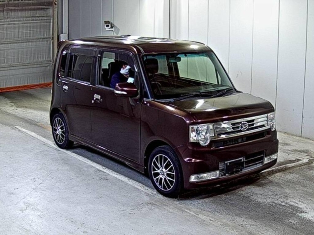 DAIHATSU MOVE CONTE