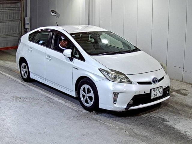TOYOTA PRIUS