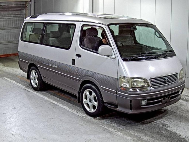 TOYOTA HIACE