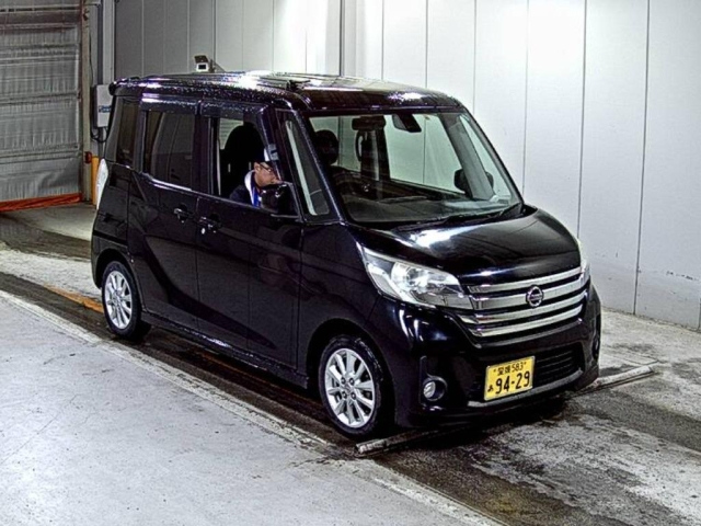 NISSAN DAYZ ROOX
