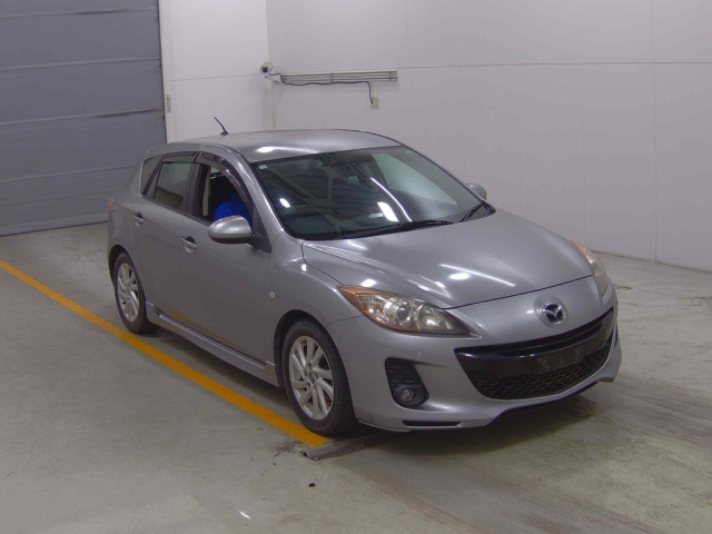 MAZDA AXELA