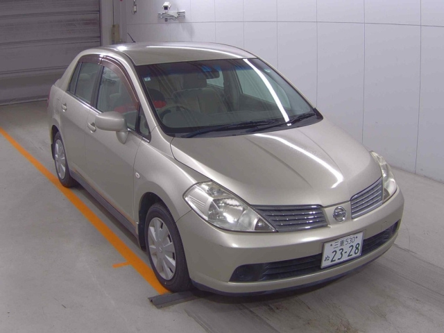 NISSAN TIIDA LATIO