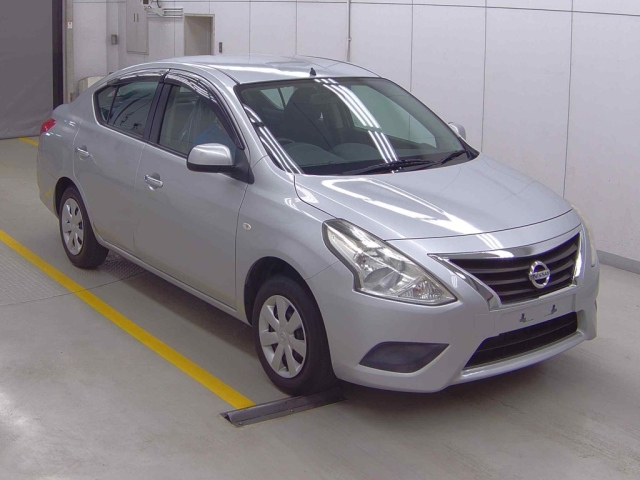 NISSAN TIIDA LATIO