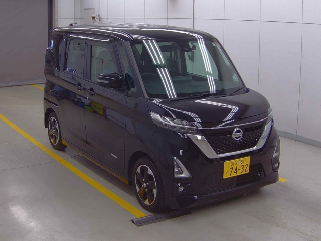 NISSAN ROOX