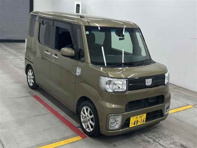 DAIHATSU WAKE