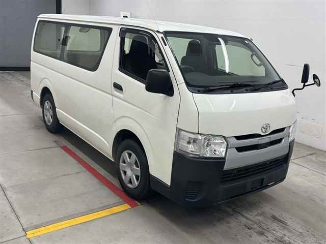 TOYOTA REGIUS ACE VAN