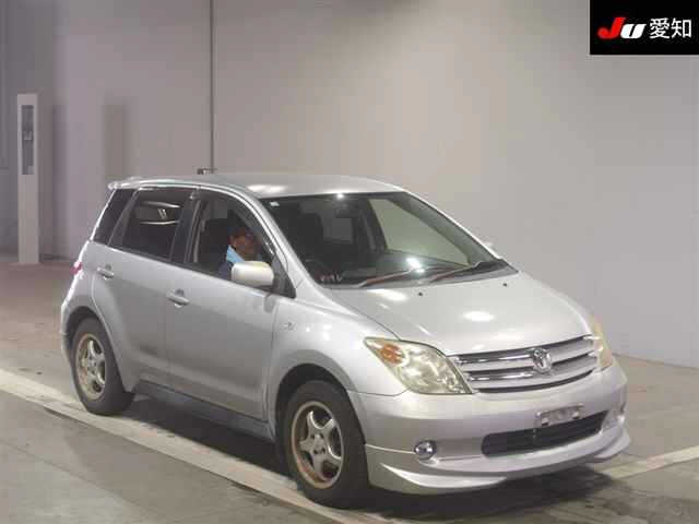 TOYOTA IST