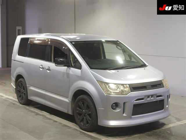 MITSUBISHI DELICA D5