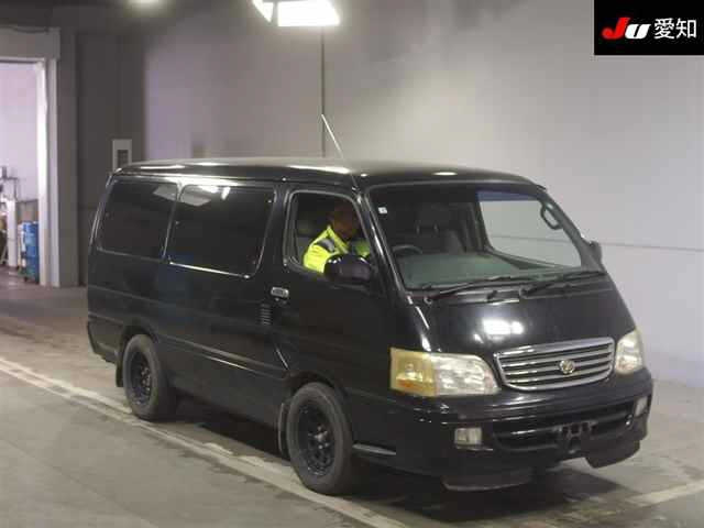 TOYOTA HIACE
