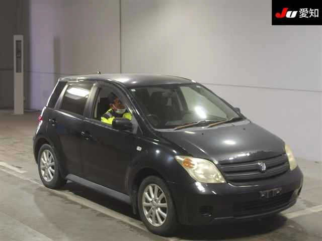 TOYOTA IST