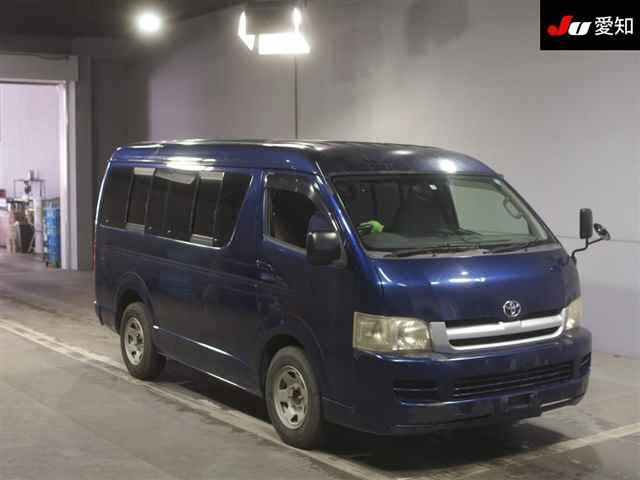 TOYOTA HIACE