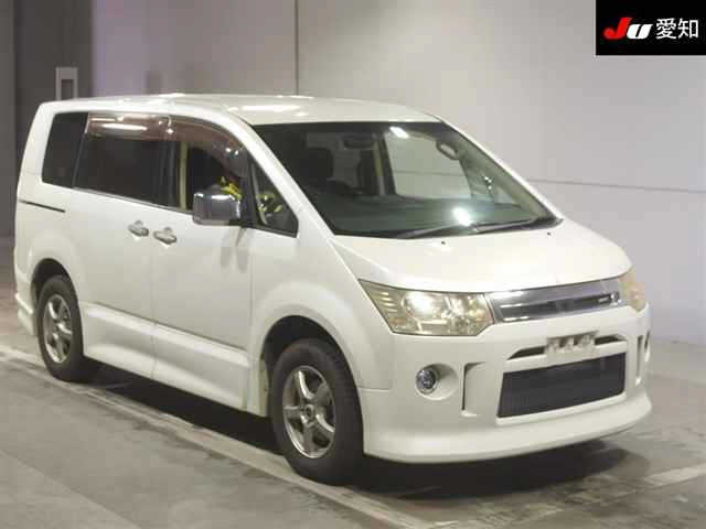 MITSUBISHI DELICA D5