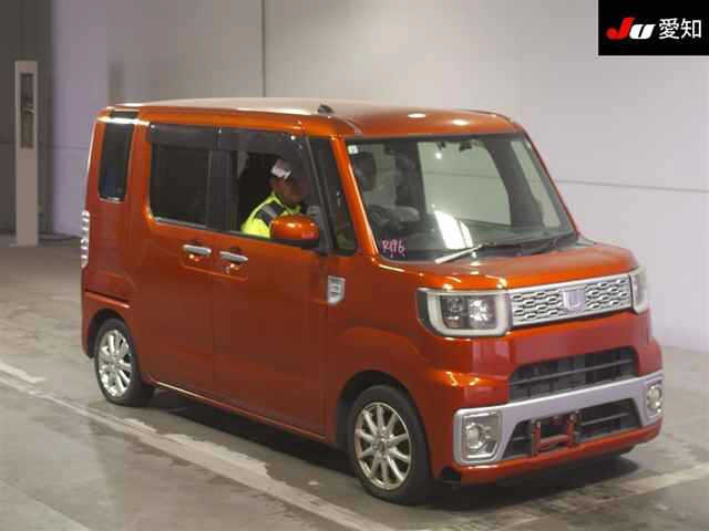 DAIHATSU WAKE