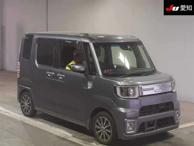 DAIHATSU WAKE