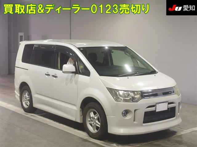 MITSUBISHI DELICA D5