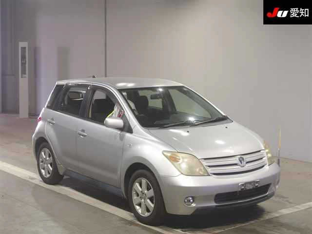 TOYOTA IST