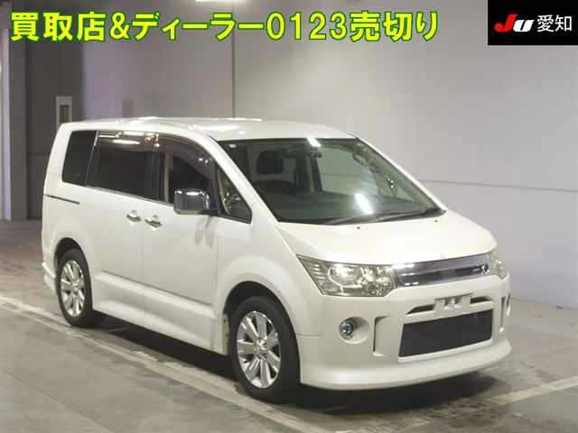 MITSUBISHI DELICA D5