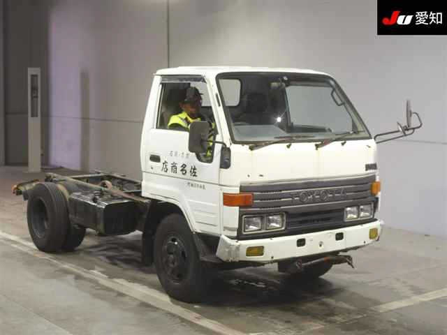 TOYOTA DYNA