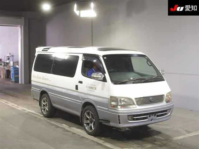 TOYOTA HIACE