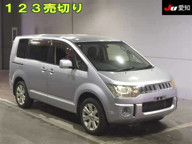 MITSUBISHI DELICA D5