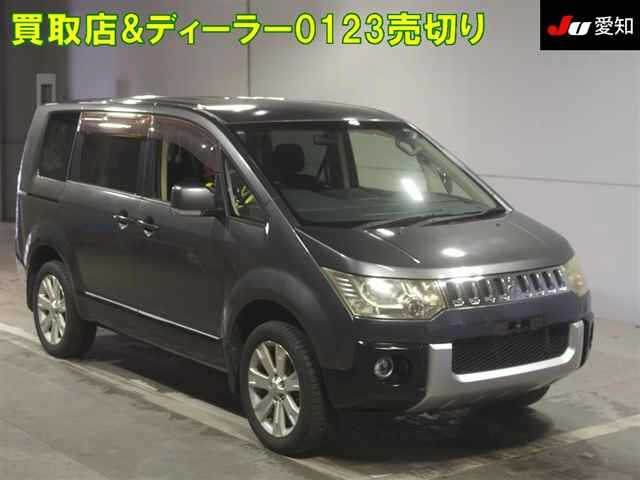 MITSUBISHI DELICA D5