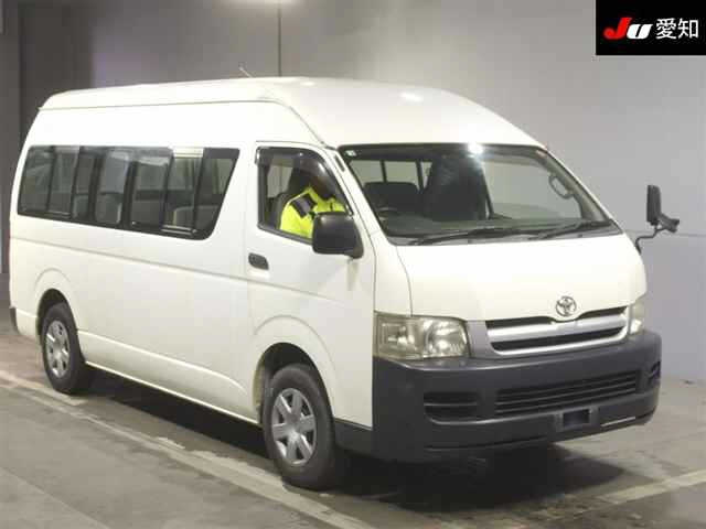 TOYOTA HIACE
