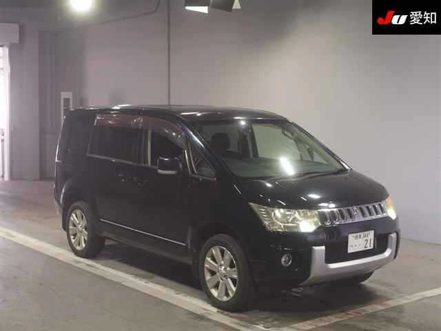 MITSUBISHI DELICA D5