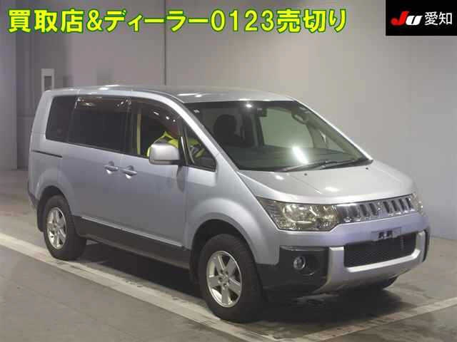 MITSUBISHI DELICA D5