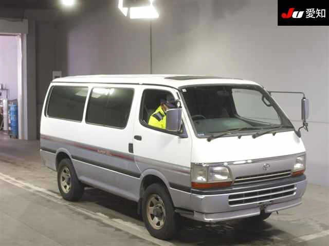 TOYOTA HIACE VAN
