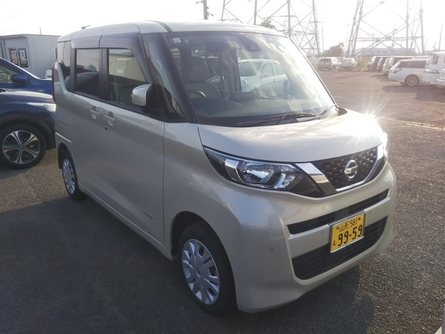 NISSAN ROOX