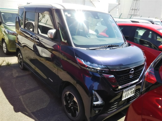 NISSAN ROOX