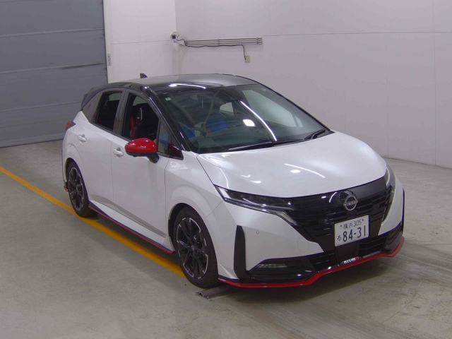 NISSAN AURA