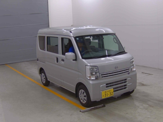 NISSAN CLIPPER VAN